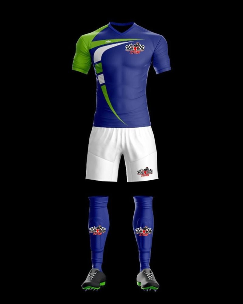 Diseño de uniforme de fútbol azul y verde con pantaloneta blanca y medias azules